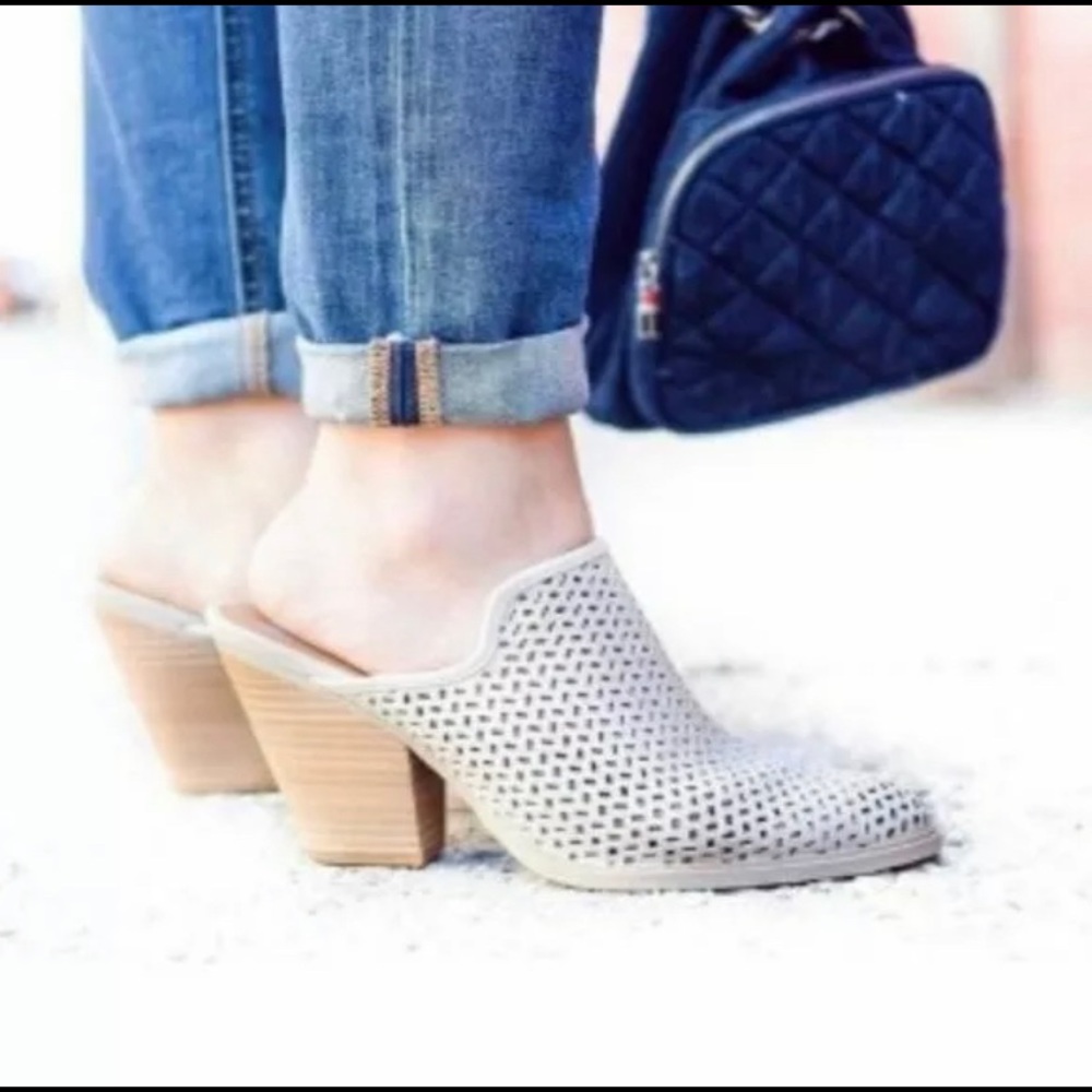 DV by Dolce Vita beige laser cut chunky Kenli mule size 7.5 neutral boho